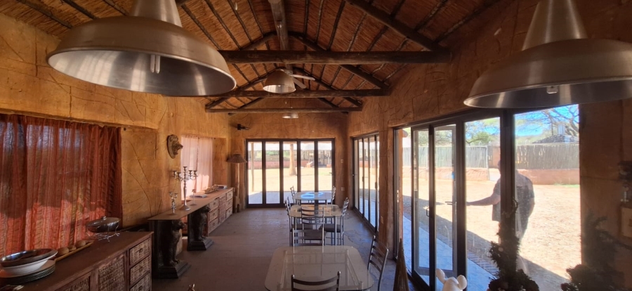 6 Bedroom Property for Sale in Zeerust North West